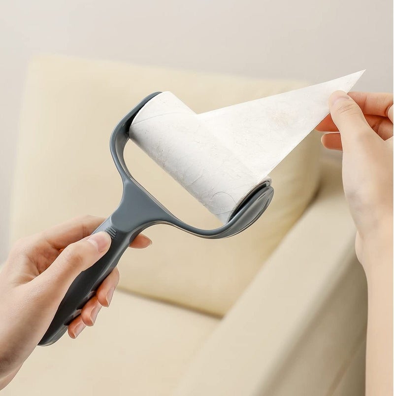 مجموعة بكرات إزالة الوبر اللاصقة بمقبض مريح وعبوات إعادة تعبئة - مزيل قوي لشعر الحيوانات الأليفة من الملابس، بمقبض مريح، مزيل وبر متعدد الأغراض للأثاث والسجاد ومقاعد السيارات والمفروشات ومقاعد السيارات والتنظيف المنزلي - أوراق لاصقة قوية للغبار والوبر والحطام (مقبض واحد + 4 عبوات إعادة تعبئة). - Image 3